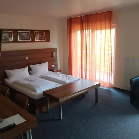 Zum Neckartal Hotel 3*